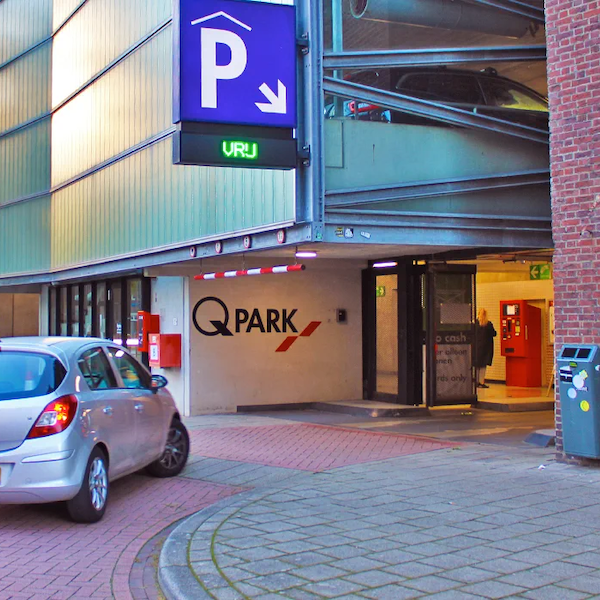 Park & Train - Q-Park Putgraaf logo